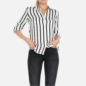 Express size L black and white 3/4 length blouse.